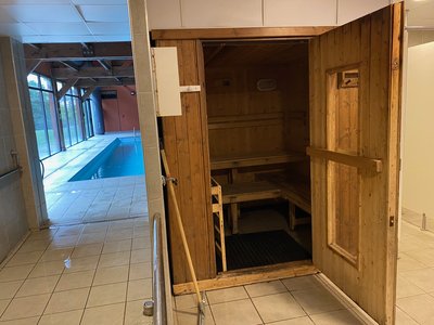 11 Sauna et piscine