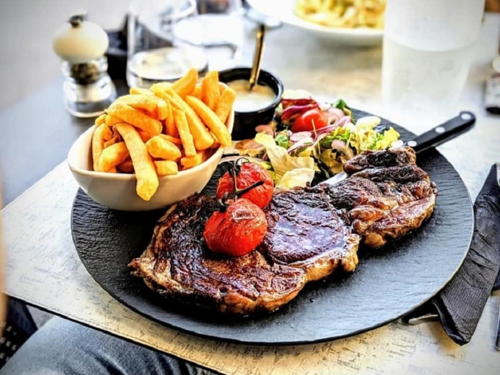 LE GRAND CAFÉ DE LA PAIX 1