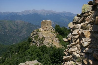 La tour médiane (donjon) depuis le château