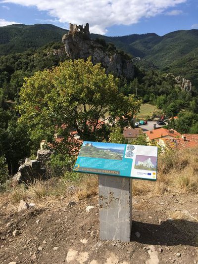 Vue sur la tour Sabarda