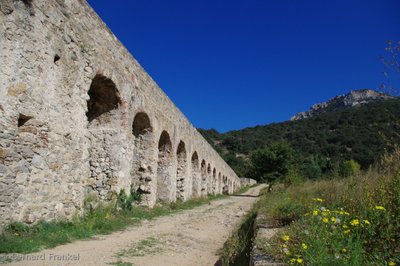 Le pont-aqueduc d'Ansignan