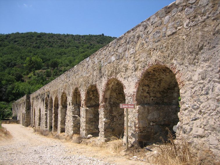 Pont-aqueduc romain d'Ansignan